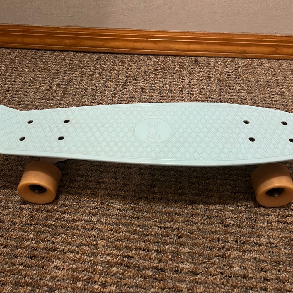 skateboard - Picture 3 of 8